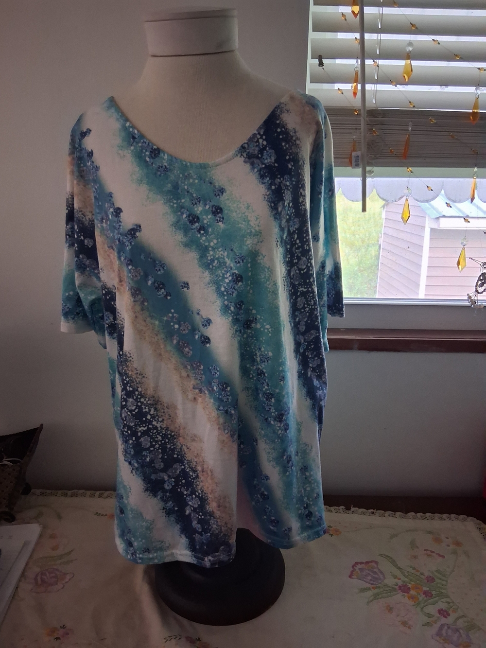 Women's Blue Tie-Dye Scoop Neck Top
